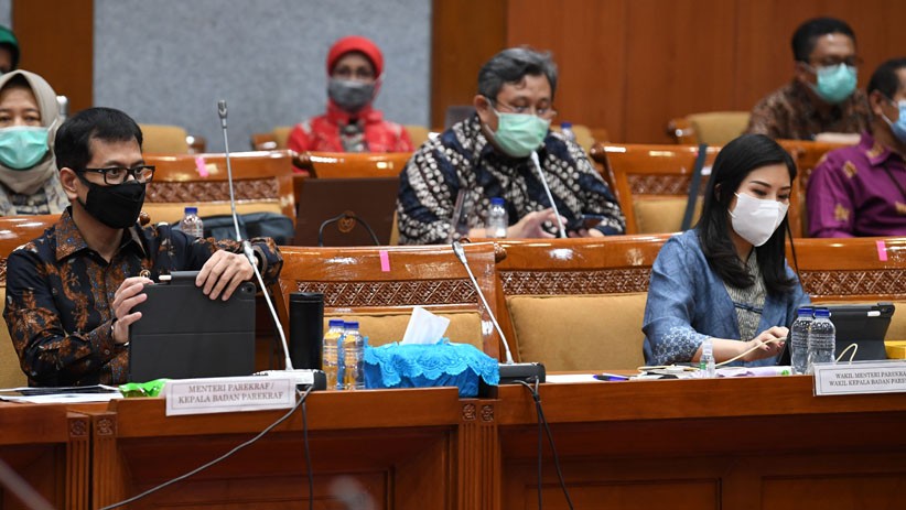 Menparekraf Wishnutama Rapat Kerja bersama DPR Bahas Pemulihan Sektor Pariwisata - Bagian 1