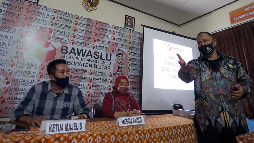 Bawaslu Jatim Gelar Simulasi Proses Penyelesaian Sengketa Pilkada 2020 - Bagian 1
