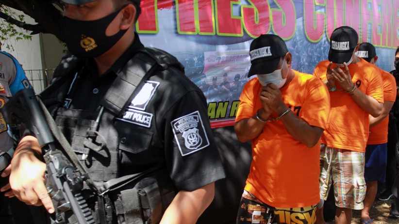 Pembius Penumpang Pesawat Ditangkap Aparat Polres Bandara Soekarno-Hatta - Bagian 2