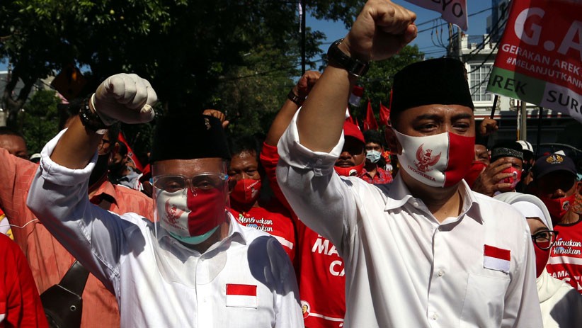 Ratusan Simpatisan PDIP Antarkan Eri-Armuji Daftar Pilwalkot Surabaya - Bagian 2