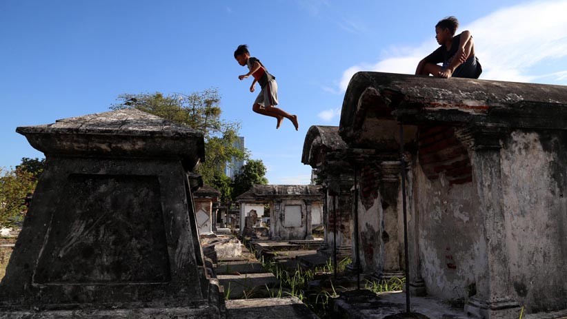 Makam Belanda Peneleh Dijadikan Arena Bermain Parkour - Bagian 3