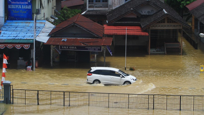 Banjir Rendam Kota Putussibau Kalbar, Aktivitas Warga Lumpuh - Bagian 3