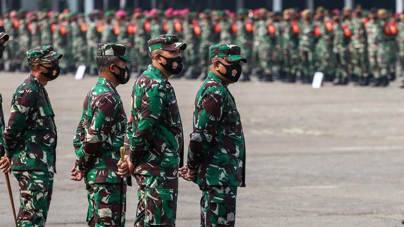 Kodam Jaya Terjunkan Prajurit TNI Bantu Penegakan Protokol Kesehatan Covid-19 - Bagian 1