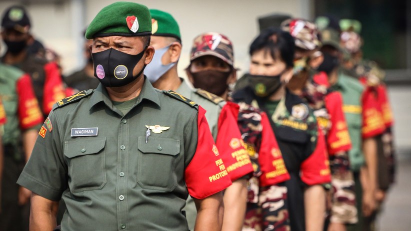 Kodam Jaya Terjunkan Prajurit TNI Bantu Penegakan Protokol Kesehatan Covid-19 - Bagian 3
