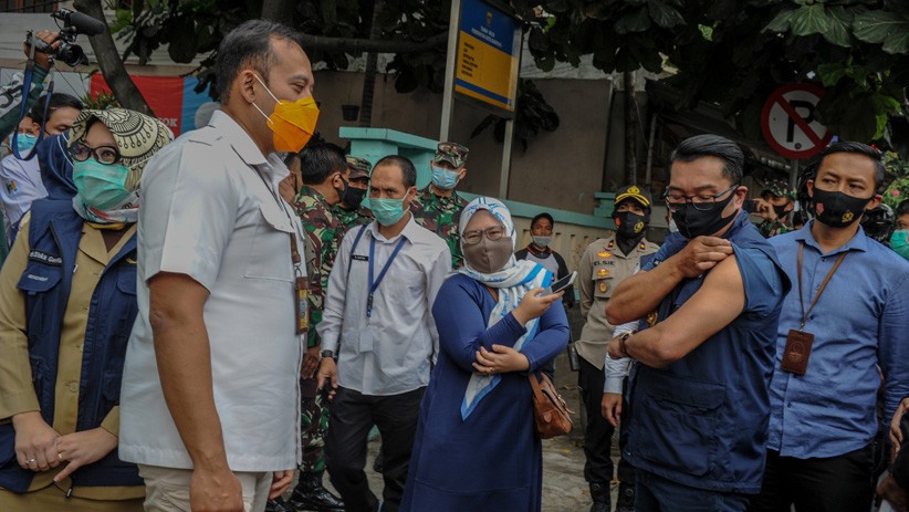 Ridwan Kamil Jalani Suntik Vaksin Covid-19 yang Kedua - Bagian 2