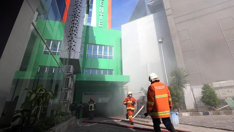 Lantai Basemen Gedung RSUD dr Soetomo Terbakar, Pelayanan Tetap Berjalan - Bagian 1