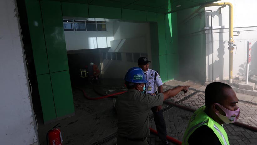 Lantai Basemen Gedung RSUD dr Soetomo Terbakar, Pelayanan Tetap Berjalan - Bagian 3