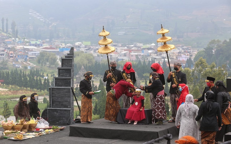 Begini Tradisi Potong Rambut Gimbal di Dieng Culture Festival 2020 secara Virtual