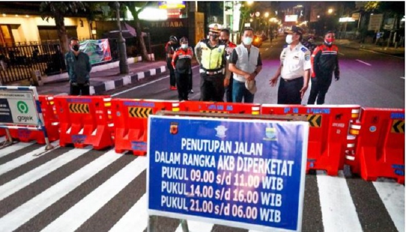 Warga Bandung Ramai pada Malam, Jalan Dipatiukur Terancam Ditutup