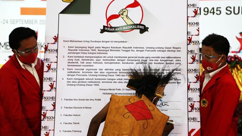 Ribuan Mahasiswa Baru Untag Surabaya Berikrar Anti-radikalisme - Bagian 1
