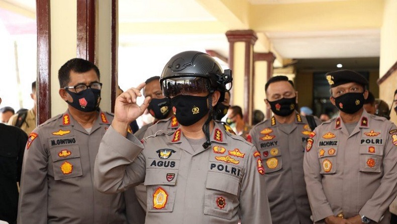 Datangi Mapolda Sumut, Kabaharkam Polri Perkenalkan Helm Canggih Pendeteksi Suhu Tubuh