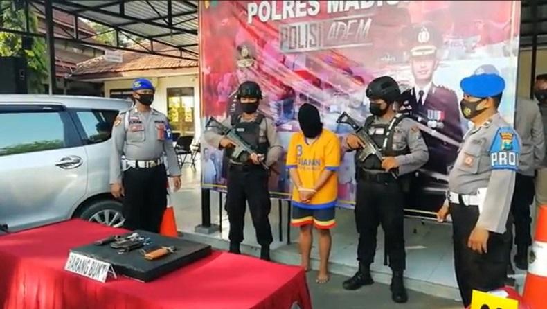 Pelaku Penggelapan di Madiun Ditangkap, 7 Mobil dan 1 Motor Diamankan