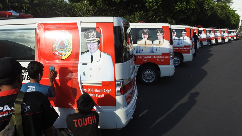 Foto Bupati Jember di 248 Ambulans Ditutup saat Masa Kampanye Pilkada - Bagian 1