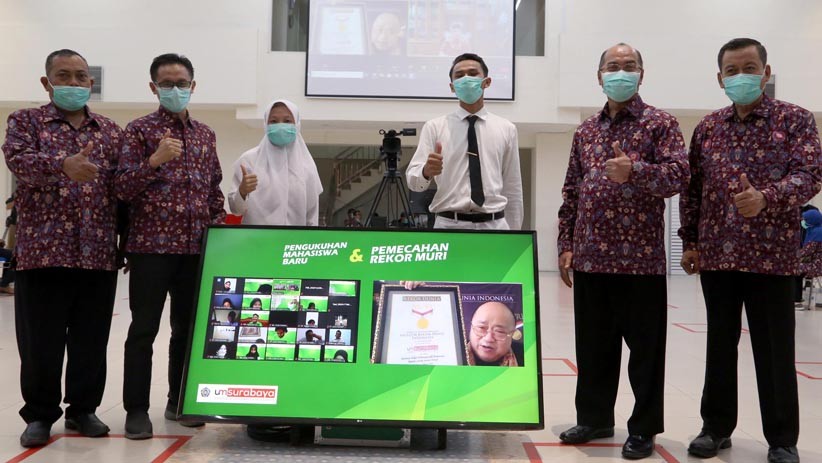 Aksi Sosial Ribuan Mahasiswa UMSurabaya se-Indonesia Masuk Rekor MURI - Bagian 1