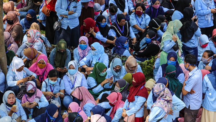 Aksi Buruh Mogok Kerja Tolak Pengesahan Omnibus Law - Bagian 1