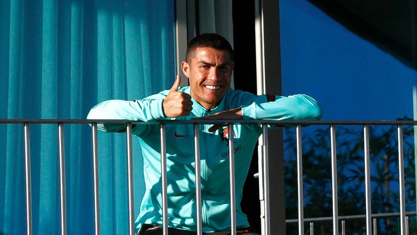 Intip Aktivitas Cristiano Ronaldo yang Positif Covid-19 - Bagian 1
