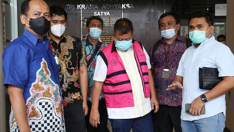 Irjen Napoleon Bonaparte dan Brigjen Prasetijo Utomo Pakai Rompi Tahanan Kejagung - Bagian 4