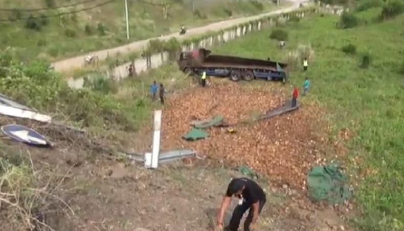 Truk Masuk Jurang di Jalan Tol Trans Sumatera, Sopir Luka Parah