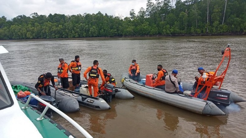Dicari sejak Pagi, Penumpang Perahu Terbalik di Perairan Mimika Belum Ditemukan