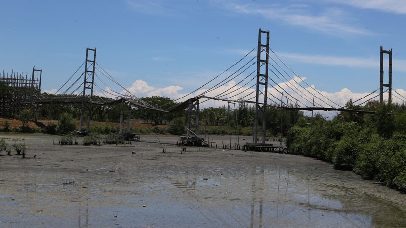 Jembatan Bambu Senilai Rp1,2 M Terbengkalai di Ekowisata Mangrove Surabaya - Bagian 4