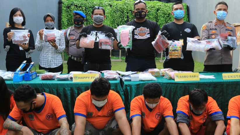 Polrestabes Surabaya Ungkap Kasus Narkotika, Sabu Seberat 8,8 Kg Disita - Bagian 1
