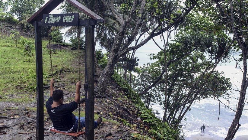 Wisata Pantai Karang Nini Pangandaran Suguhkan Pemandangan Lautan dan Hutan - Bagian 3