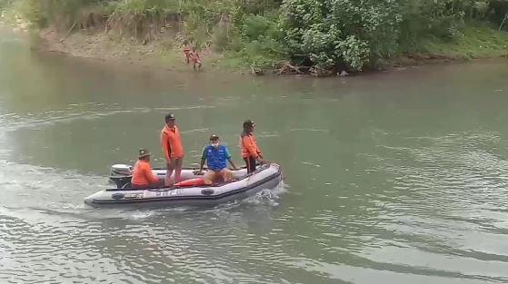 3 Orang Terseret Arus Sungai di Pesisir Barat Lampung, 1 Hilang, 2 Selamat