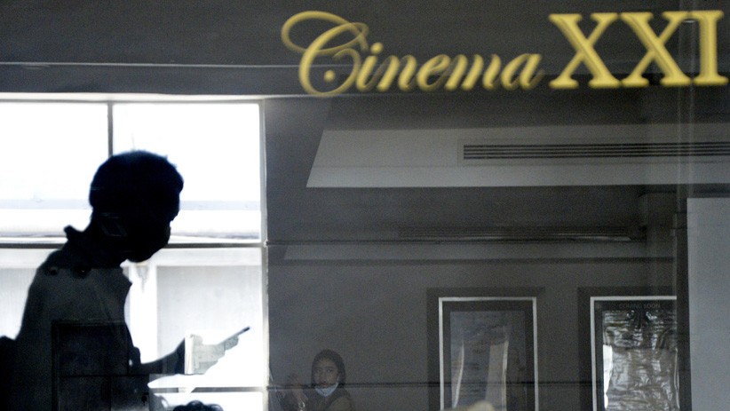 Bioskop di Makassar Kembali Dibuka dengan Protokol Kesehatan Covid-19 - Bagian 2