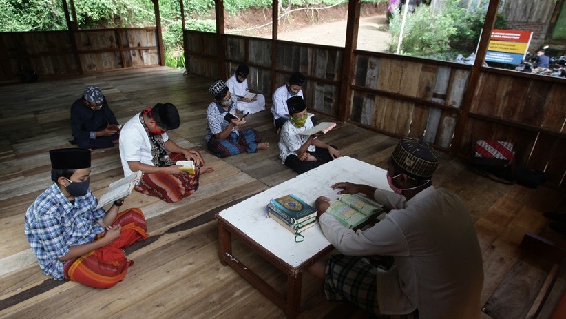 Aktivitas Santri Pesantren Rijalul Quran Semarang di Tengah Pandemi Covid-19 - Bagian 3
