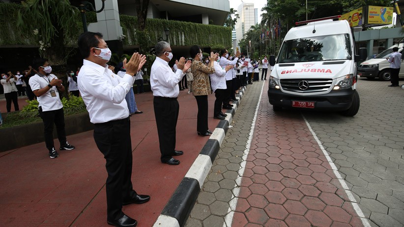 Potret Menkes Terawan Tepuk Tangan Apresiasi Tenaga Kesehatan Covid-19 - Bagian 3