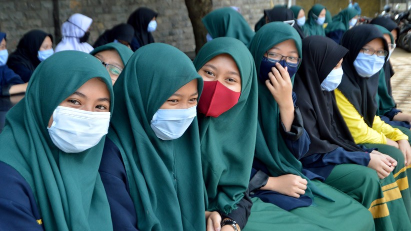 Santri Pondok Pesantren Baitul Hikmah Depok Jalani Tes Swab Covid-19 - Bagian 3