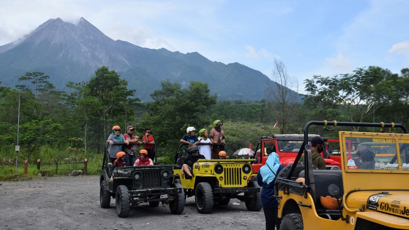 Gunung Merapi Siaga, Kawasan Kaliadem Banyak Dikunjungi Wisatawan - Bagian 3