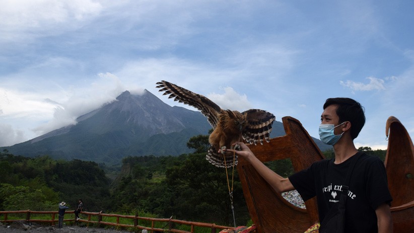 Gunung Merapi Siaga, Kawasan Kaliadem Banyak Dikunjungi Wisatawan - Bagian 1
