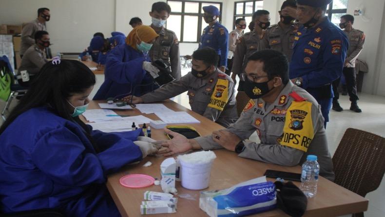 Bantu Stok Rumah Sakit, Anggota Polres Bangka Barat Donor Darah 