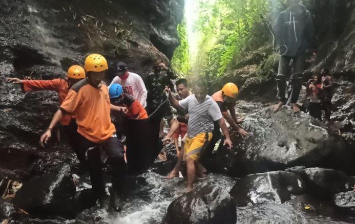 Mayat Pria Misterius Membusuk di Sungai Penimpuh Lombok Timur