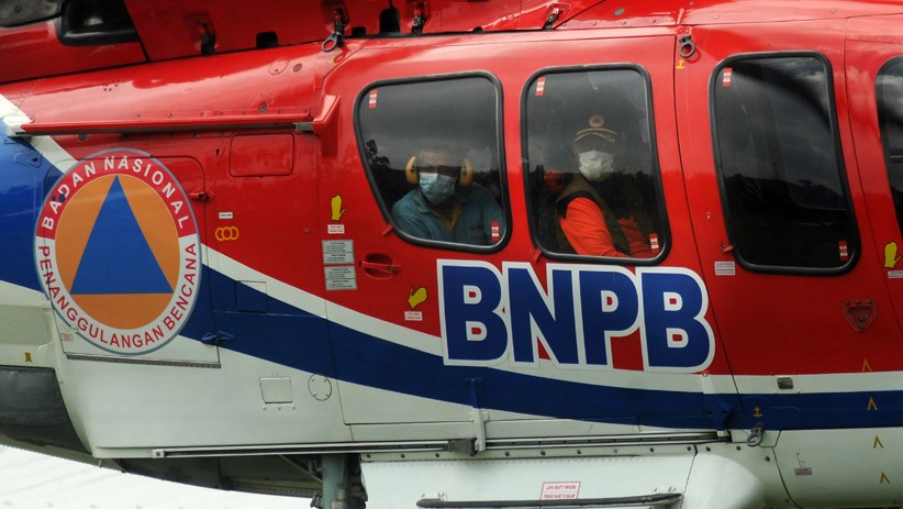 Kepala BNPB Naik Helikopter Dauphin Pantau Aktivitas Gunung Merapi  - Bagian 2