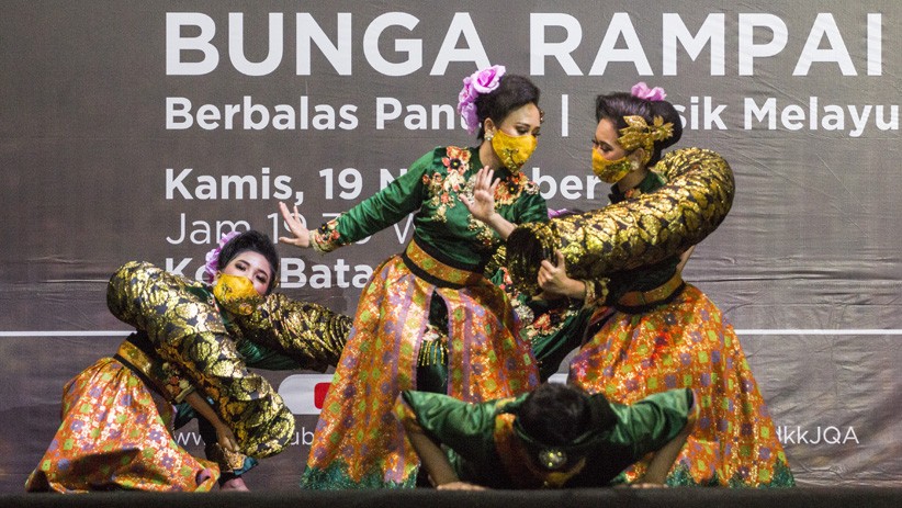 Sosialisasi Protokol Kesehatan Melalui Pertunjukan Kesenian Tradisional - Bagian 1