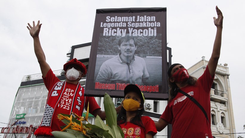 Suporter Timnas Indonesia Mengengang Ricky Yacobi - Bagian 2