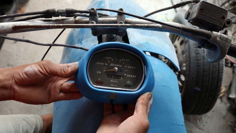 Modifikasi Bodi Motor Berbahan Fiber - Bagian 3