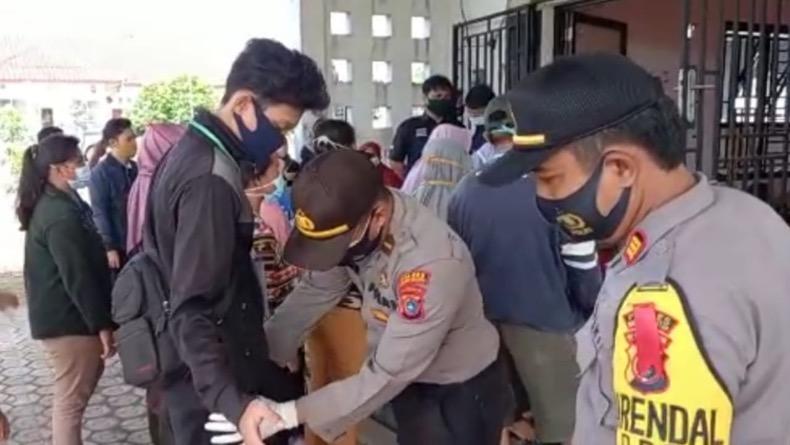 Pilkada Serentak, Surat Suara Pilkada Bangka Selatan Mulai Dilipat