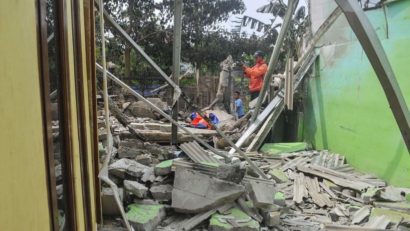 Gudang Penyimpanan Gas Elpiji Meledak di Bekasi, 1 Rumah Hancur dan 1 Orang Terluka - Bagian 2