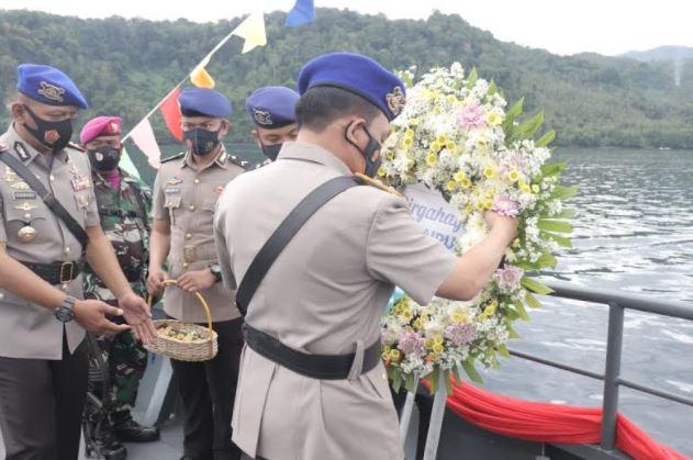 Kapolda Sulut Pimpin Upacara Tabur Bunga HUT ke-70 Korps Polairud