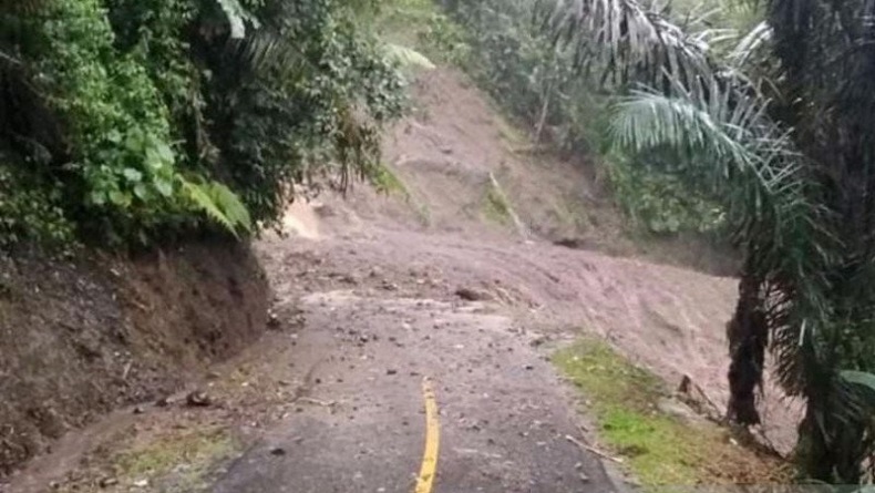 Tanah Longsor Kembali Terjang Naringgul, Jalur Utama Cianjur-Bandung Putus