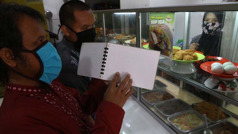 Warteg Ini Berikan Makan Gratis untuk Penyandang Disabilitas - Bagian 1