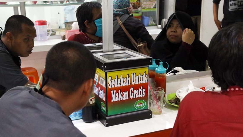 Warteg Ini Berikan Makan Gratis untuk Penyandang Disabilitas - Bagian 2