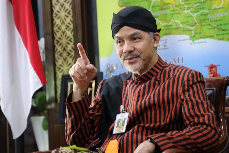 Ganjar  Pranowo : Kalau Ada yang Korupsi Bansos Covid di Jateng, Laporkan Saya!