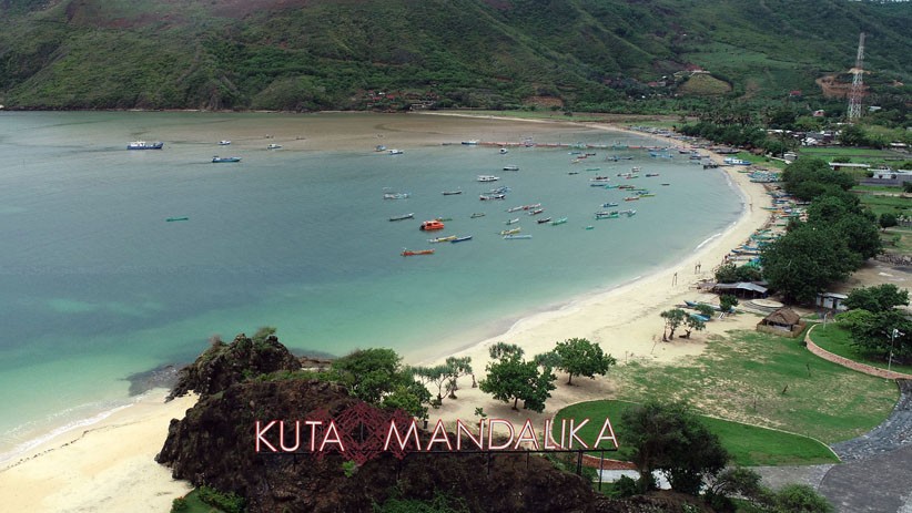 Menikmati Keindahan Alam Pantai Kuta Mandalika - Bagian 1