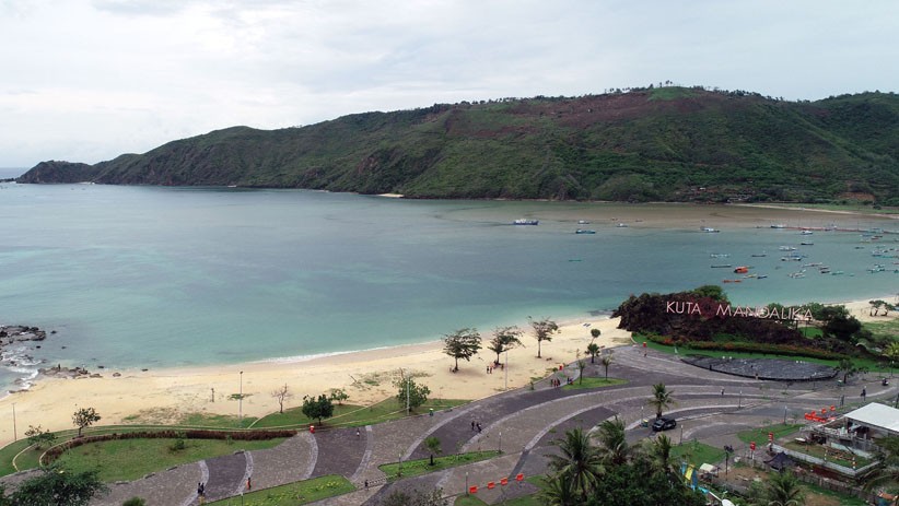 Menikmati Keindahan Alam Pantai Kuta Mandalika - Bagian 3