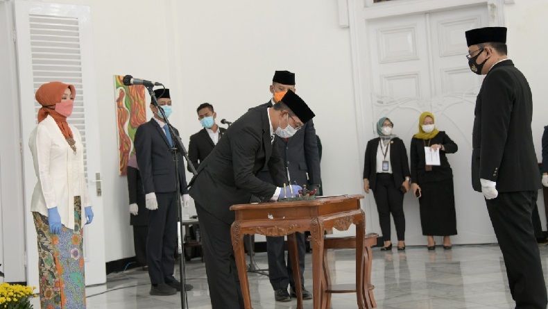 Lantik Komisioner KPID, Ridwan Kamil: Edukasi Publik agar Terhindar dari Hoaks
