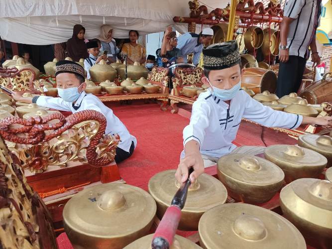 Kegembiraan Anak Anak di Desa Rogoselo, Berlatih Gamelan Usai Belajar Online 